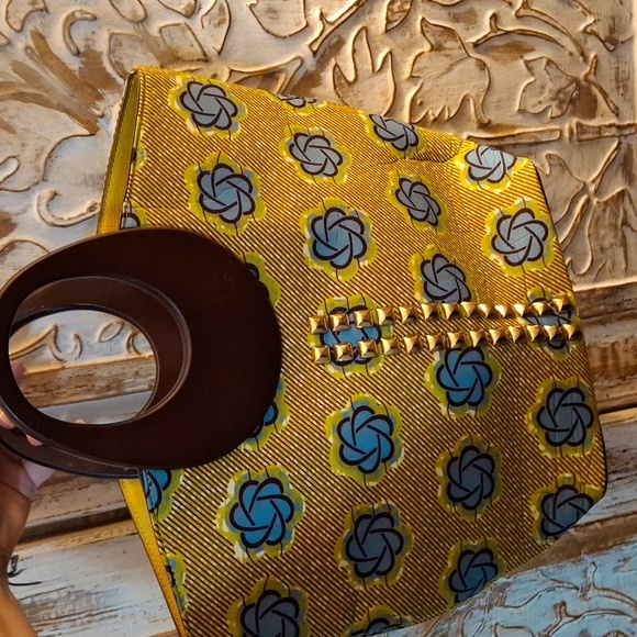 Artisan Ankara African Print Wood Handle Handbag. - Picture 6 of 11